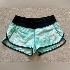 Lululemon shorts size 4